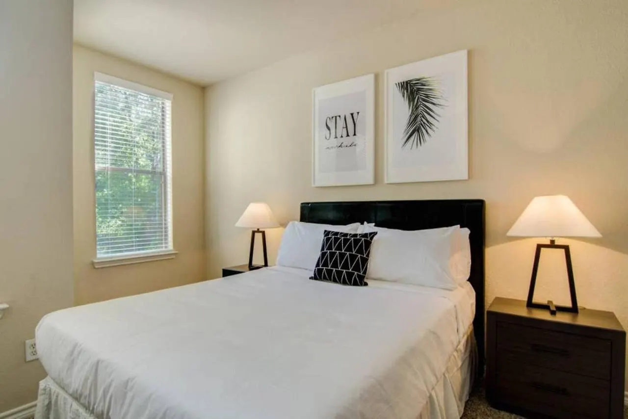 Walk To Downtown Memphis! Apartment