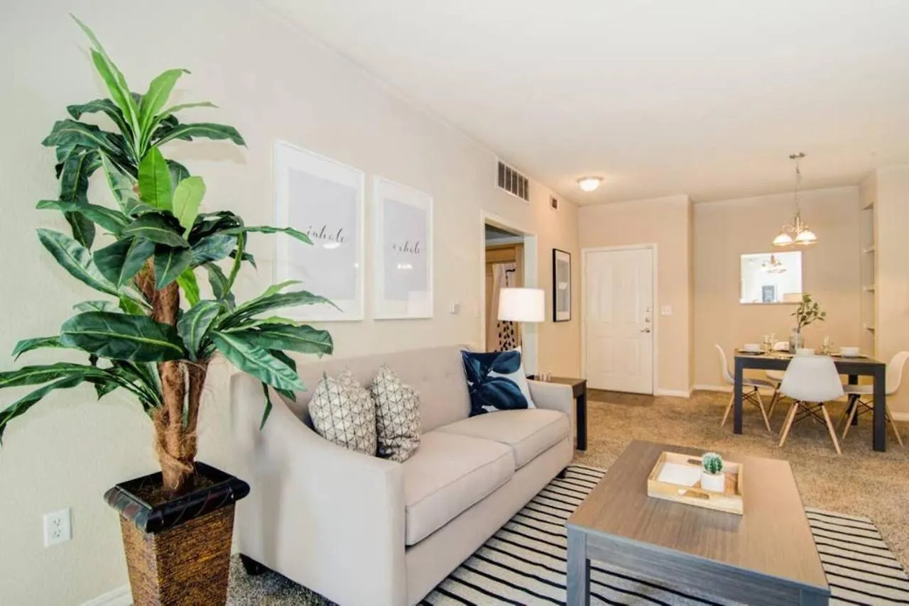 Walk To Downtown Memphis! Apartment United States